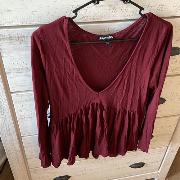 Burgundy express Top - Picture 3 of 5